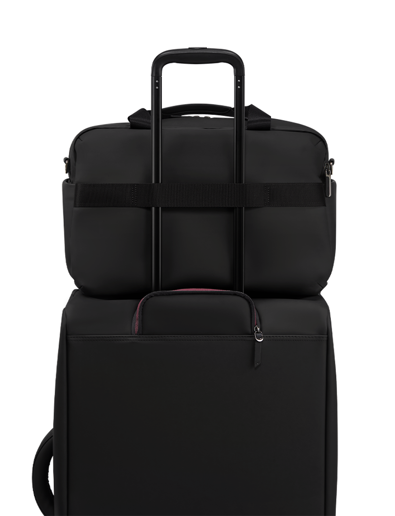 LOST IN BERLIN   | 4