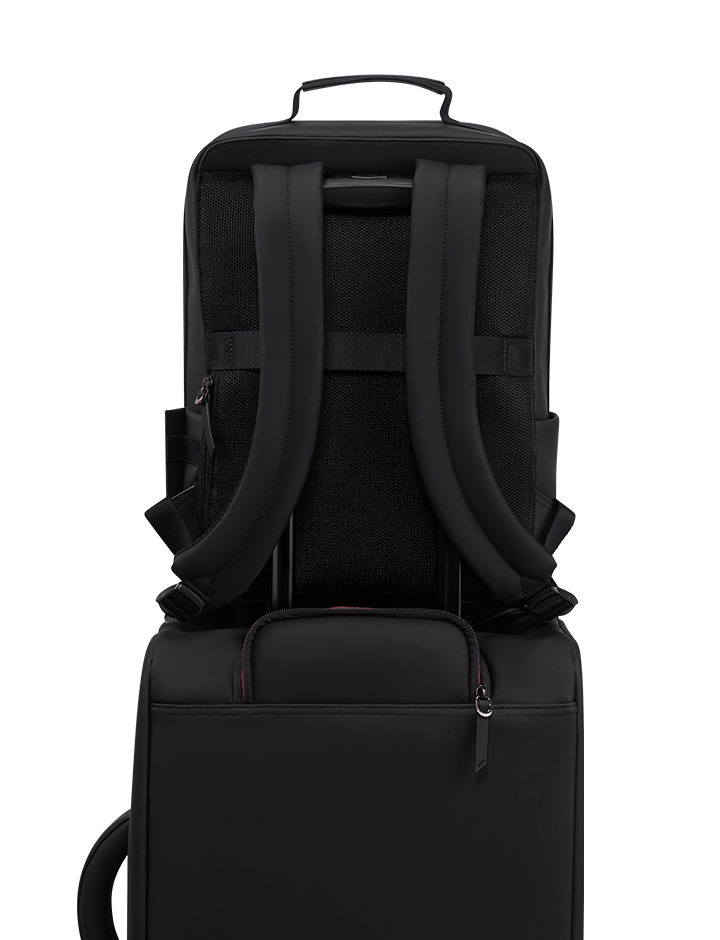 LOST IN BERLIN   | 5