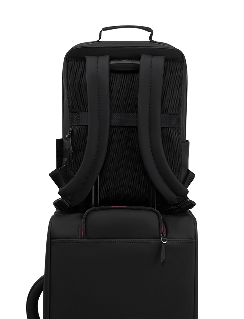 LOST IN BERLIN   | 5